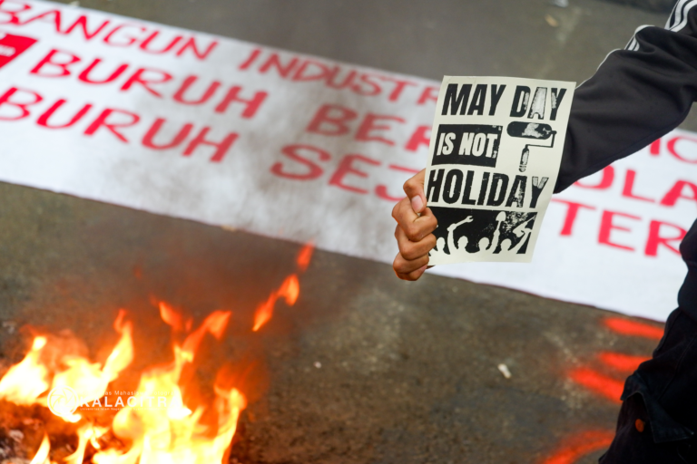 Aksi Tuntutan Hari Buruh 2026 di Depan Gedung DPR RI