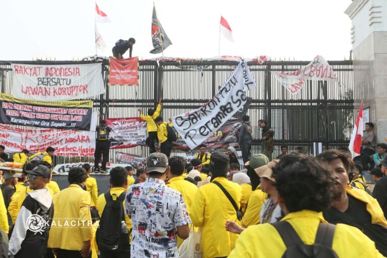Aksi Demonstrasi 27 Agustus di Gedung DPR